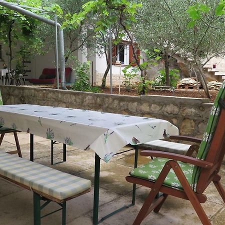 Lumbrela Apartments Starigrad Paklenica Exterior foto